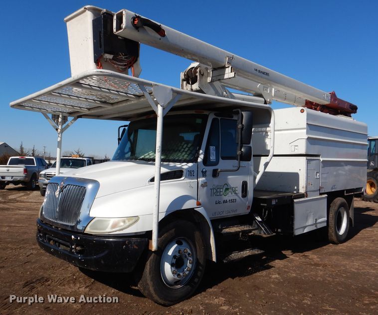 image for item DL4848 2004 International 4300  forestry bucket truck