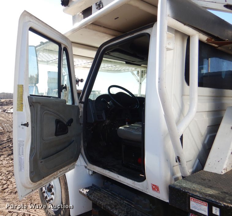 image for item DL4848 2004 International 4300  forestry bucket truck