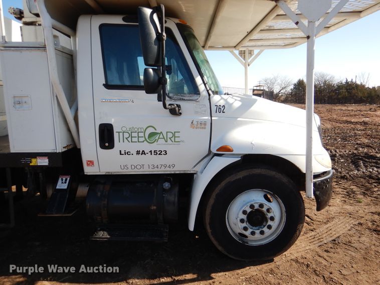 image for item DL4848 2004 International 4300  forestry bucket truck