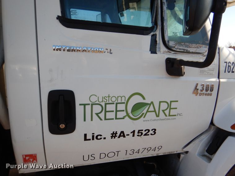 image for item DL4848 2004 International 4300  forestry bucket truck