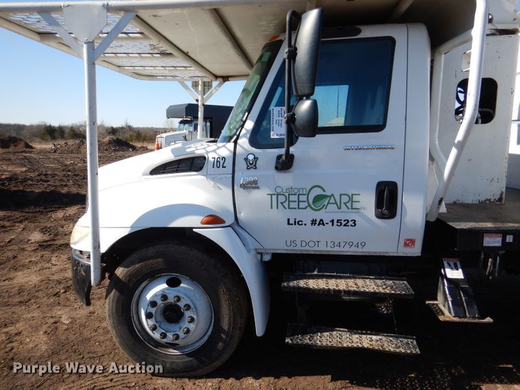 image for item DL4848 2004 International 4300  forestry bucket truck