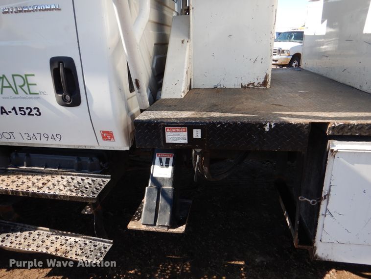 image for item DL4848 2004 International 4300  forestry bucket truck