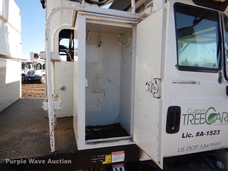 image for item DL4848 2004 International 4300  forestry bucket truck