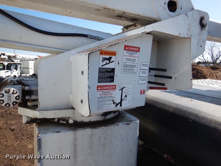 image for item DL4848 2004 International 4300  forestry bucket truck