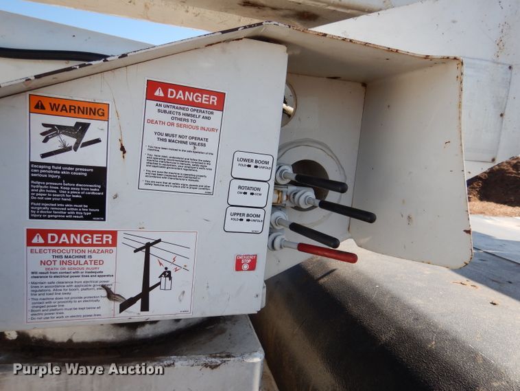 image for item DL4848 2004 International 4300  forestry bucket truck