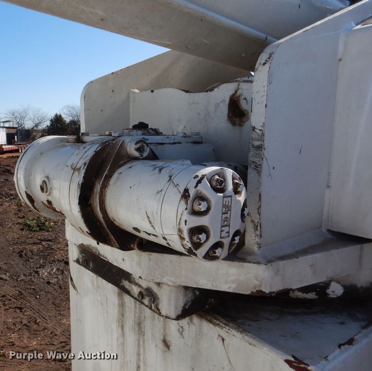 image for item DL4848 2004 International 4300  forestry bucket truck