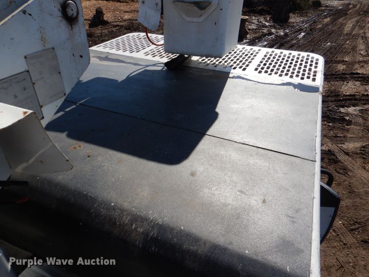 image for item DL4848 2004 International 4300  forestry bucket truck