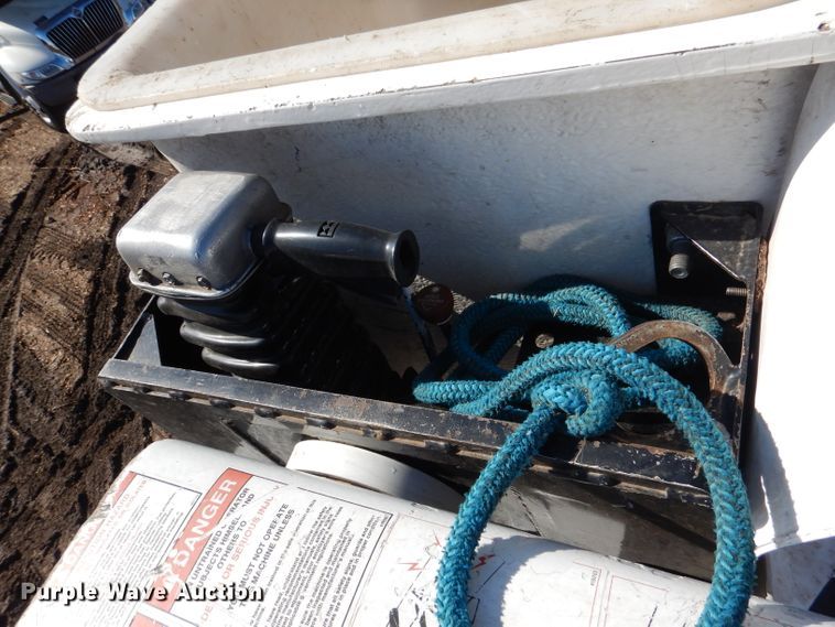 image for item DL4848 2004 International 4300  forestry bucket truck