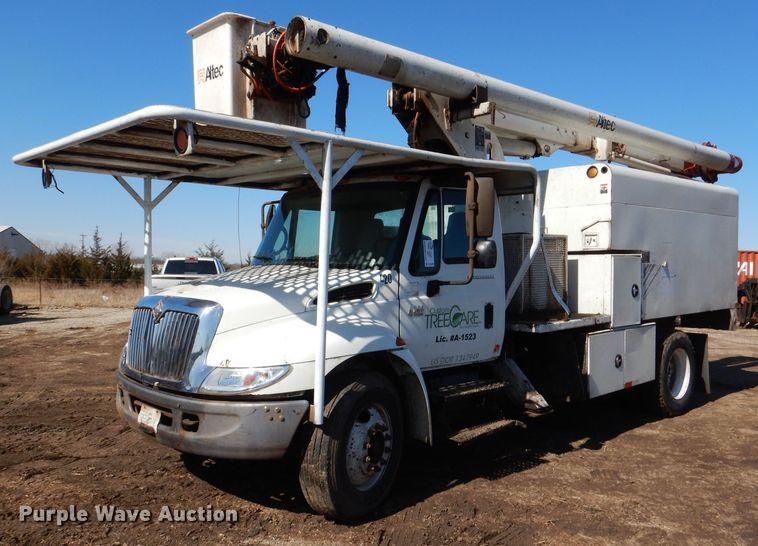 image for item DL4849 2006 International 4200  forestry bucket truck