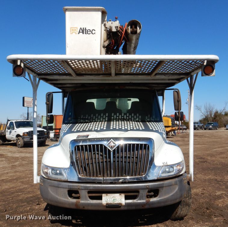 image for item DL4849 2006 International 4200  forestry bucket truck