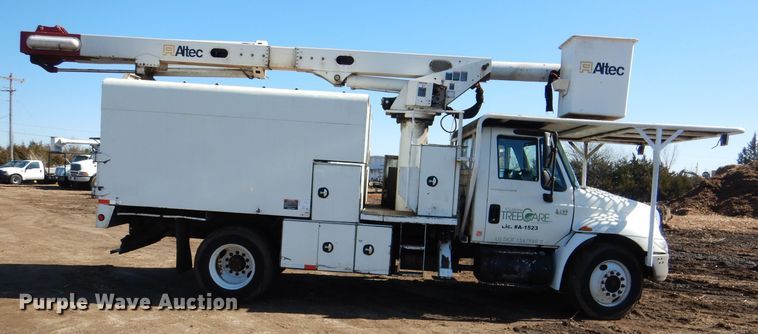 image for item DL4849 2006 International 4200  forestry bucket truck