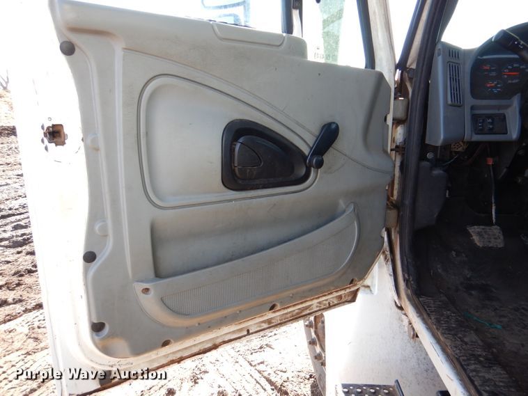 image for item DL4849 2006 International 4200  forestry bucket truck