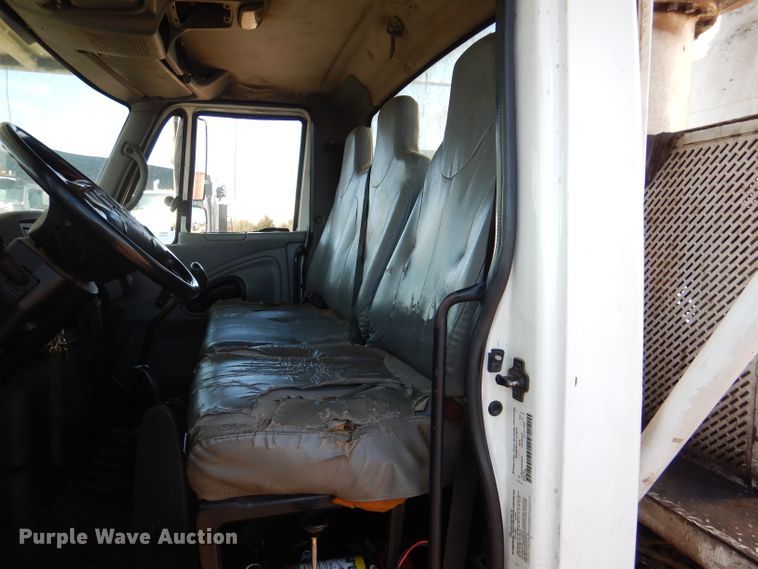 image for item DL4849 2006 International 4200  forestry bucket truck