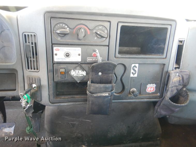 image for item DL4849 2006 International 4200  forestry bucket truck