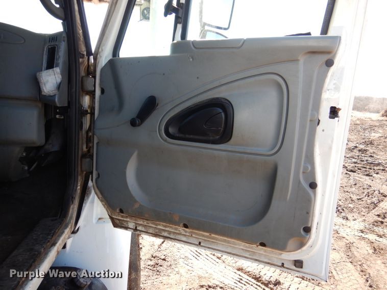 image for item DL4849 2006 International 4200  forestry bucket truck