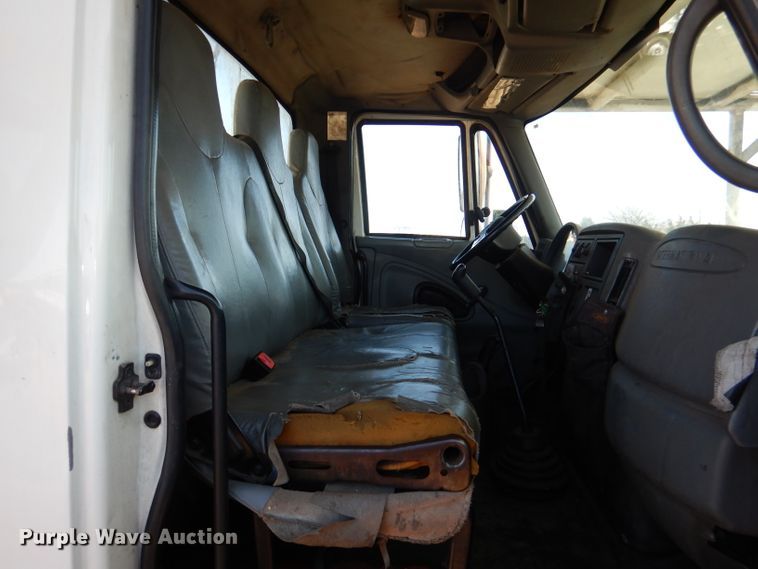 image for item DL4849 2006 International 4200  forestry bucket truck