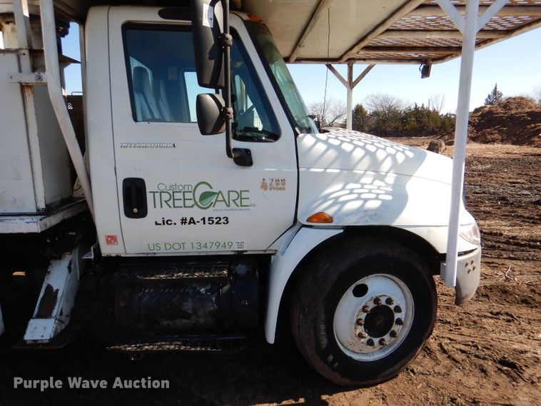 image for item DL4849 2006 International 4200  forestry bucket truck