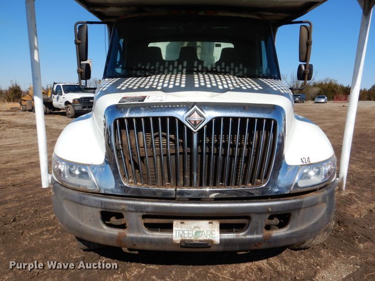 image for item DL4849 2006 International 4200  forestry bucket truck