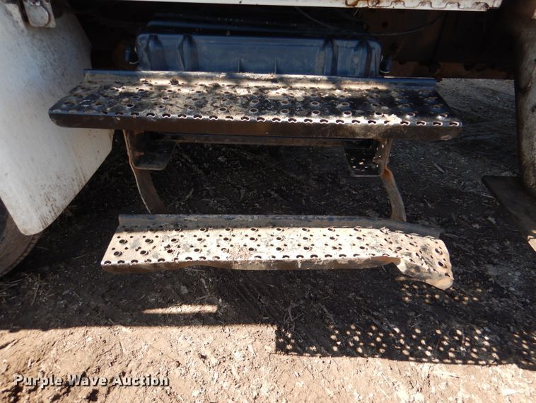 image for item DL4849 2006 International 4200  forestry bucket truck