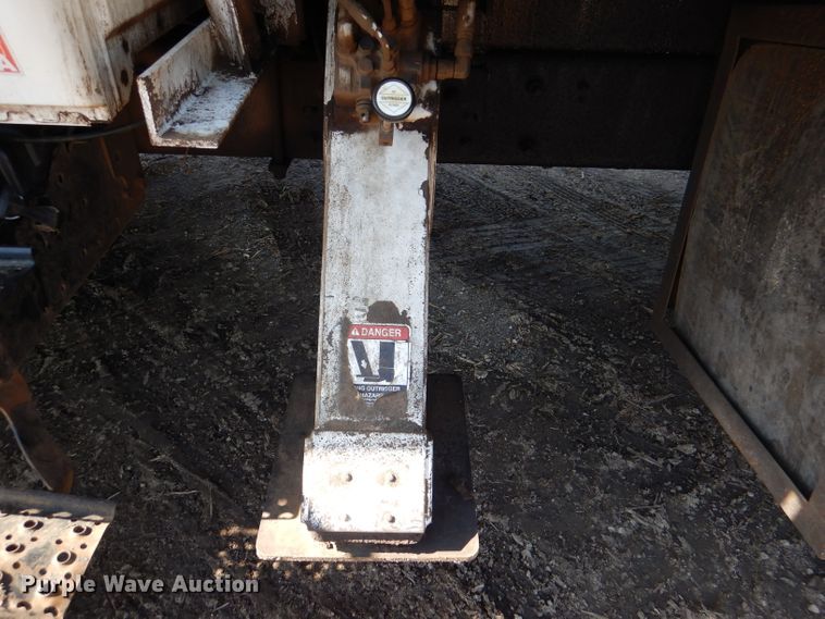 image for item DL4849 2006 International 4200  forestry bucket truck