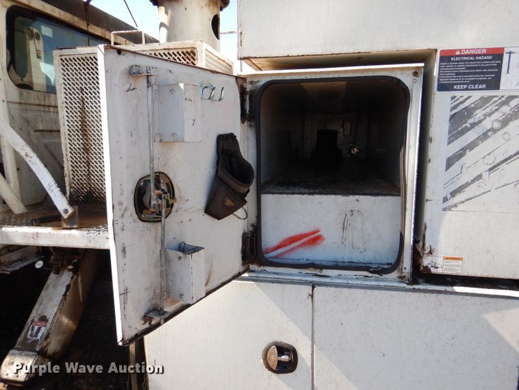 image for item DL4849 2006 International 4200  forestry bucket truck