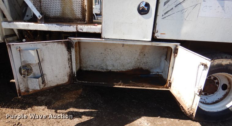 image for item DL4849 2006 International 4200  forestry bucket truck