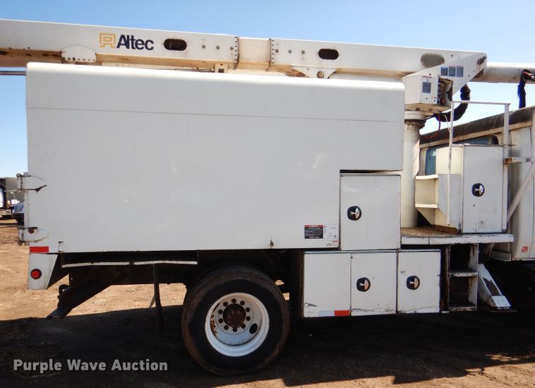 image for item DL4849 2006 International 4200  forestry bucket truck