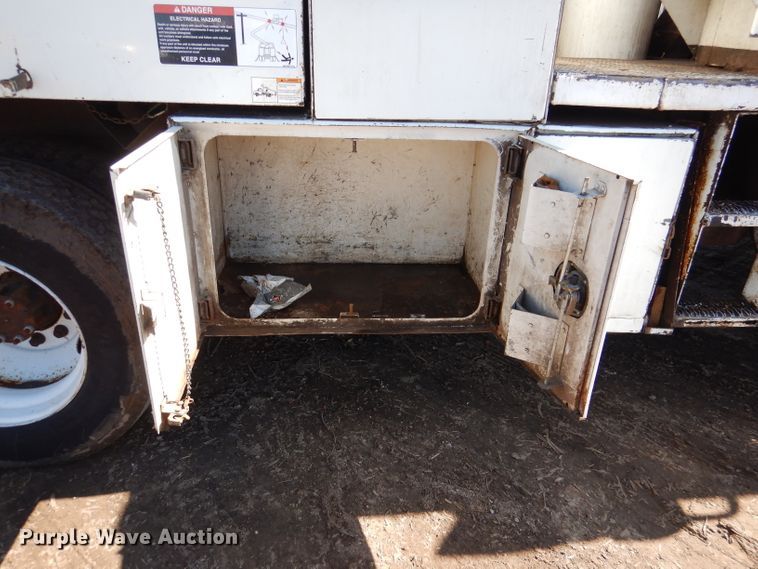 image for item DL4849 2006 International 4200  forestry bucket truck