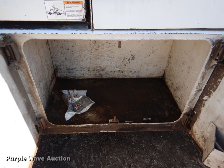 image for item DL4849 2006 International 4200  forestry bucket truck