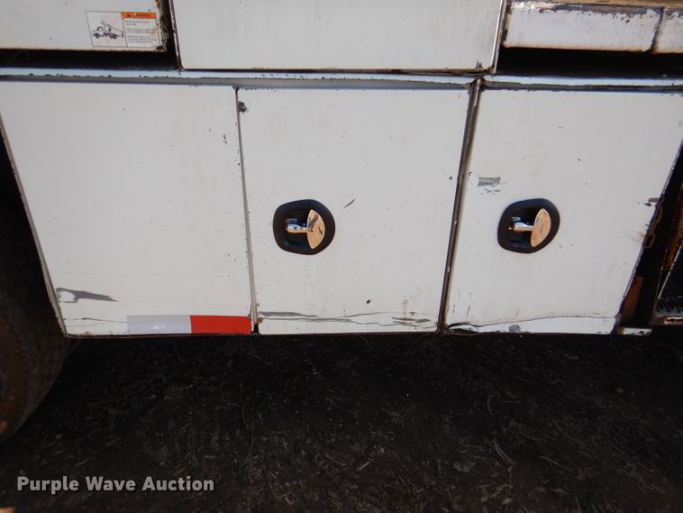 image for item DL4849 2006 International 4200  forestry bucket truck