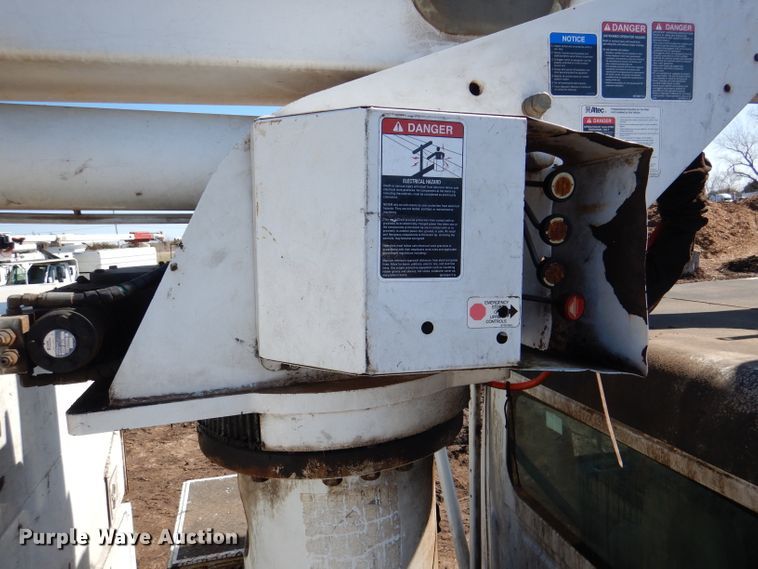 image for item DL4849 2006 International 4200  forestry bucket truck