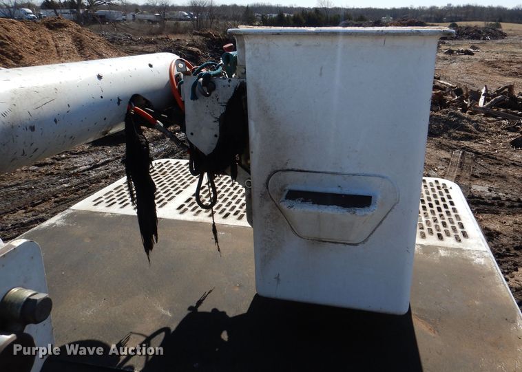 image for item DL4849 2006 International 4200  forestry bucket truck