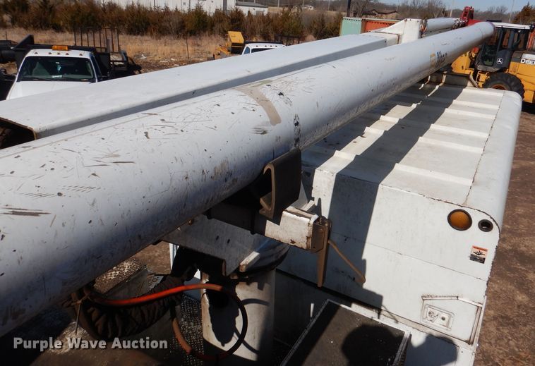 image for item DL4849 2006 International 4200  forestry bucket truck