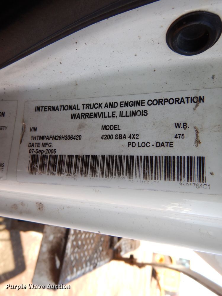 image for item DL4849 2006 International 4200  forestry bucket truck