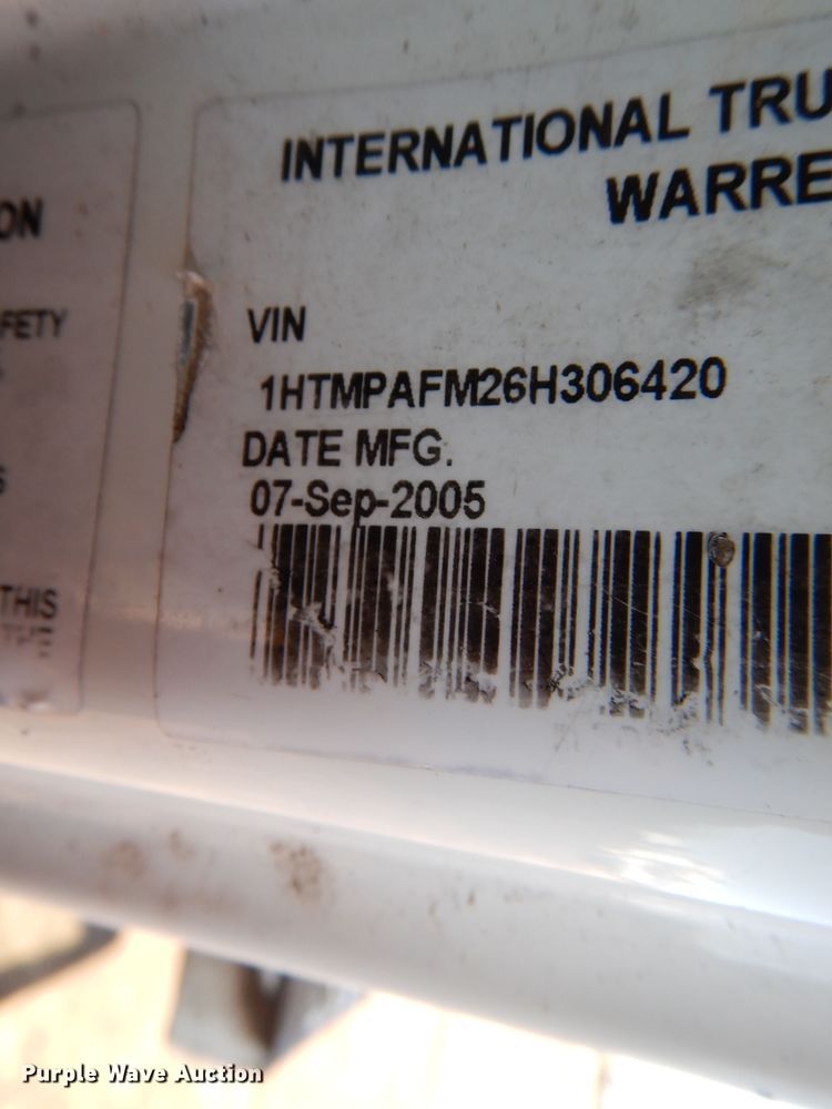 image for item DL4849 2006 International 4200  forestry bucket truck