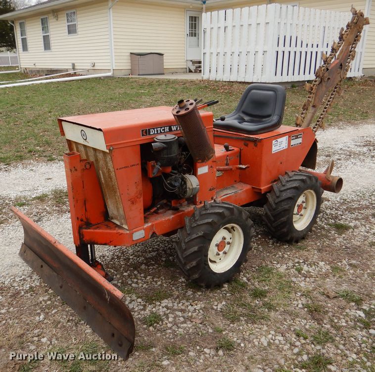 image for item DL4864 Ditch Witch J20  trencher