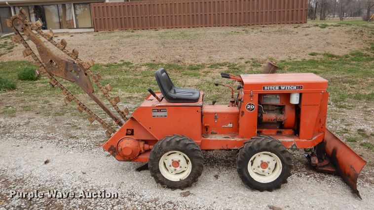 image for item DL4864 Ditch Witch J20  trencher