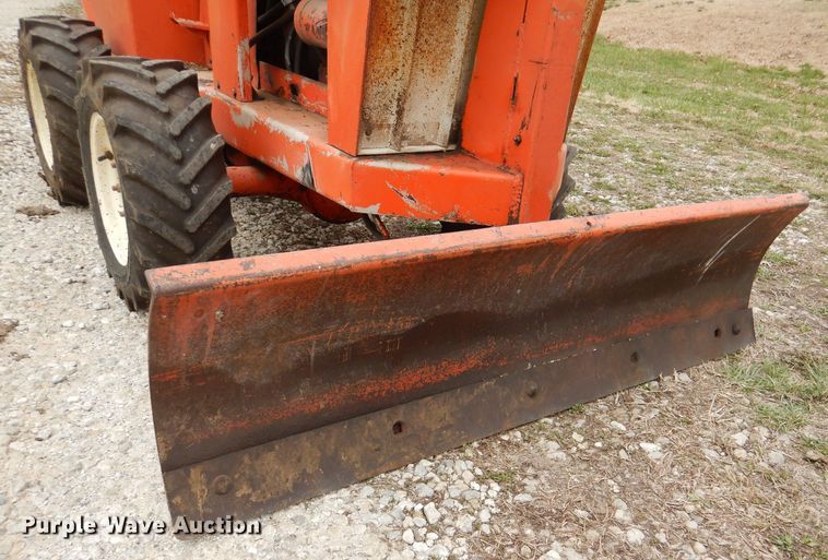 image for item DL4864 Ditch Witch J20  trencher