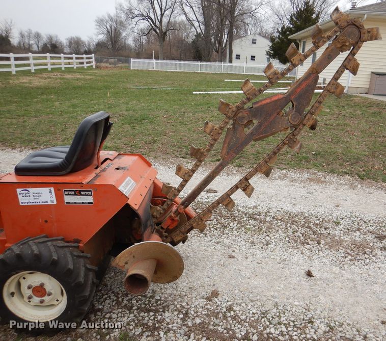 image for item DL4864 Ditch Witch J20  trencher