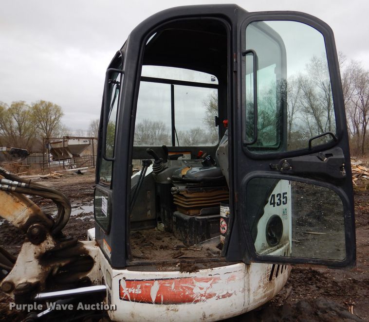 image for item DL4890 2007 Bobcat 435  mini excavator