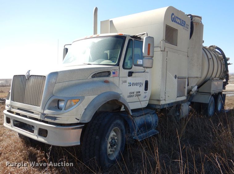 image for item DL4918 2006 International 7600  vacuum truck