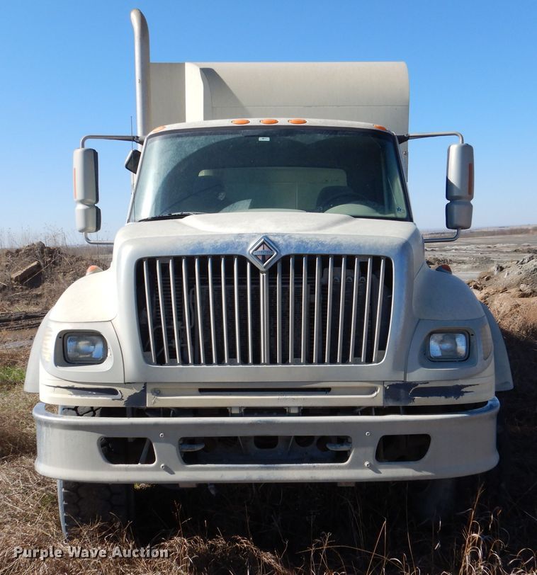 image for item DL4918 2006 International 7600  vacuum truck