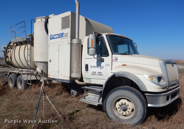 image for item DL4918 2006 International 7600  vacuum truck