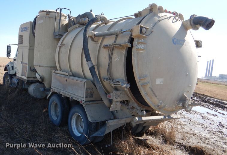 image for item DL4918 2006 International 7600  vacuum truck