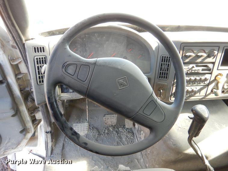 image for item DL4918 2006 International 7600  vacuum truck