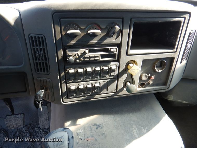 image for item DL4918 2006 International 7600  vacuum truck