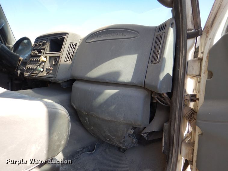 image for item DL4918 2006 International 7600  vacuum truck