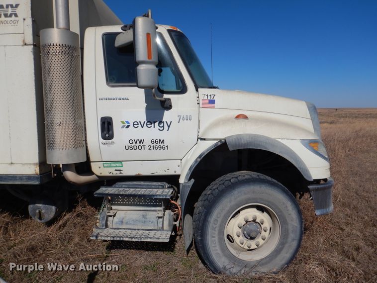 image for item DL4918 2006 International 7600  vacuum truck