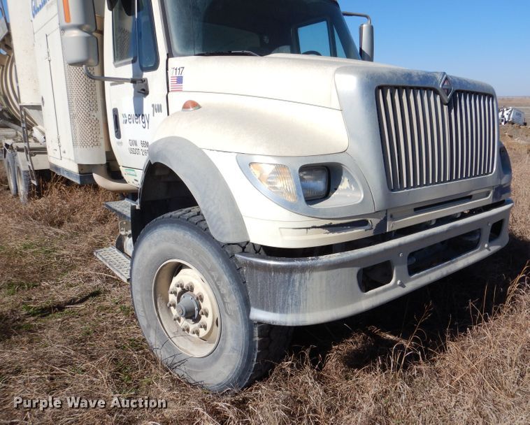 image for item DL4918 2006 International 7600  vacuum truck