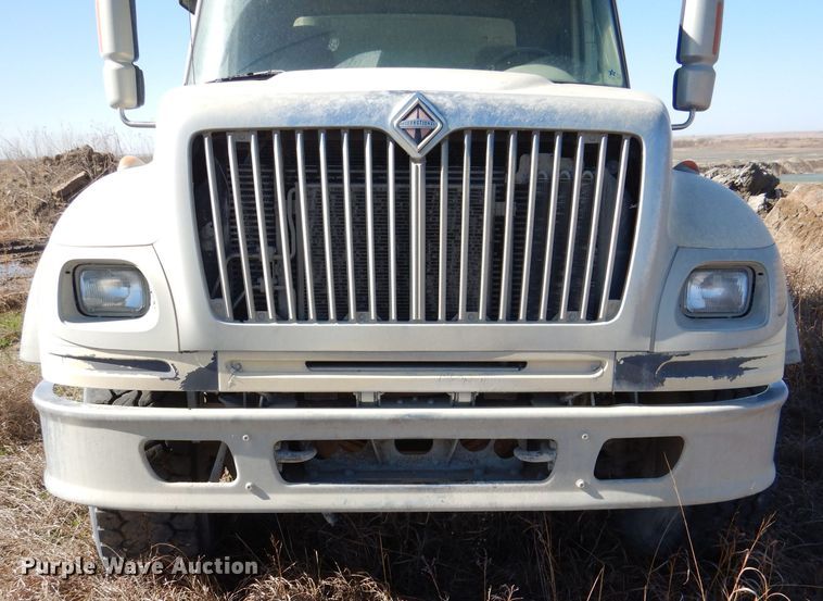 image for item DL4918 2006 International 7600  vacuum truck